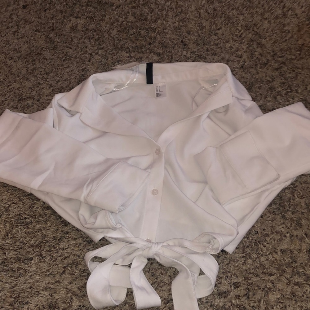 H&M cropped collar